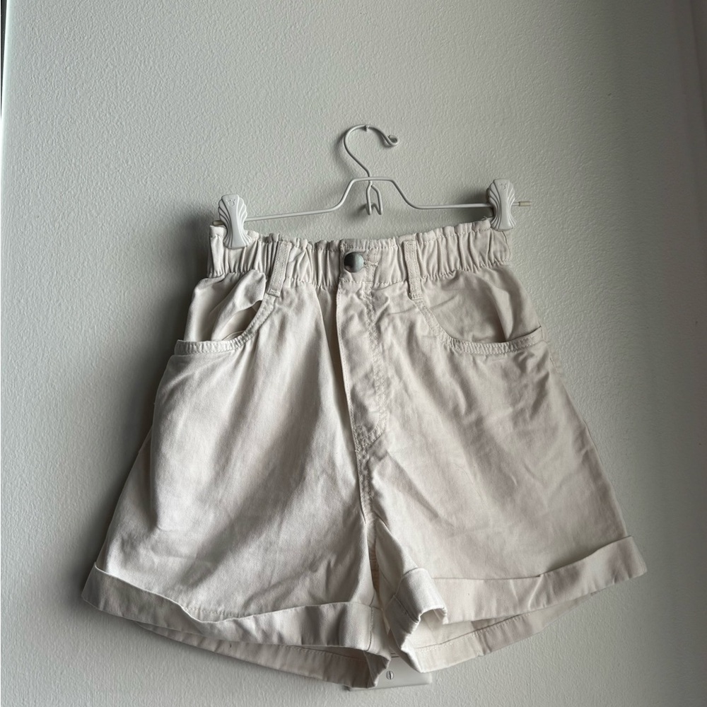 white high waisted shorts from h&m